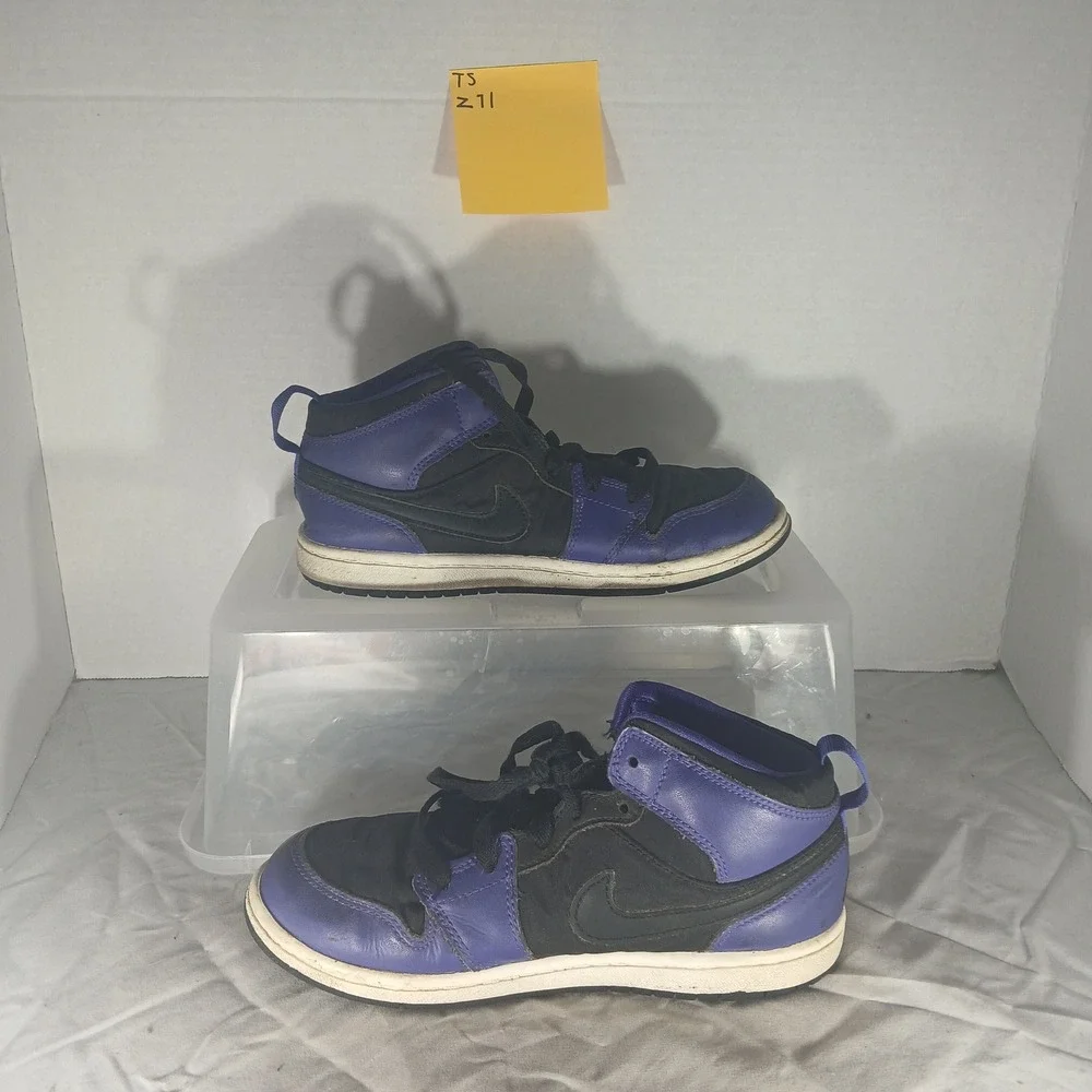 Air Jordan 1 Mid‎ SE Purple Black Youth Size 3Y Sneakers Shoes